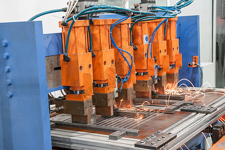 工业焊接机的缝合火焰生产作坊火花工具金属工厂加工焊接运动图片