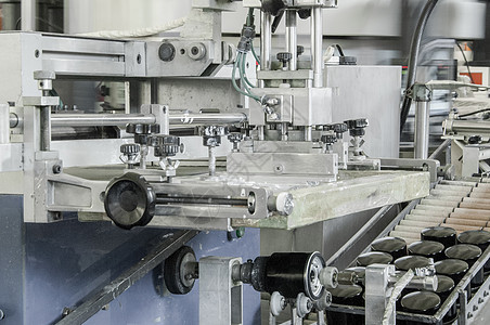 汽车滤清器生产设备机械输送带工业金属发动机工程技术制造业加工工具图片