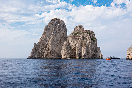 卡普里岛海岸法拉格里奥尼岩石地平线悬崖天堂蓝色风景天空海岸线巡航假期支撑图片