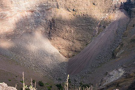 特写维苏威火山坑旅游地质火山矿物公园岩石石头爬坡高度地球图片