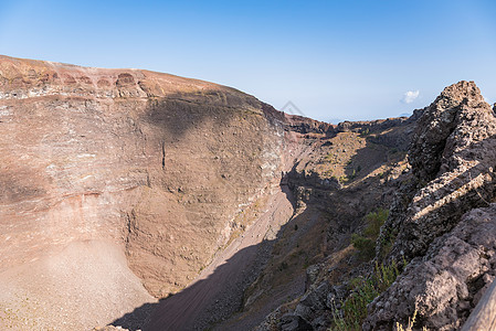 维苏威火山坑内部危险地球高度旅游气体地质爬坡岩石石头地标图片