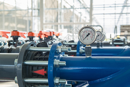 工业管道和发动机阀门力量水泵压力计控制植物机器测量仪表工厂图片