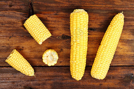 木的树苗上蔬菜玉米谷物饮食桌子黄色耳朵营养粮食食物图片
