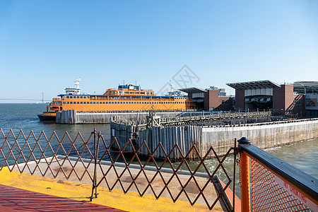 纽约市市中心渡轮天线黄色码头建筑直升机天际市中心地标观光旅游图片
