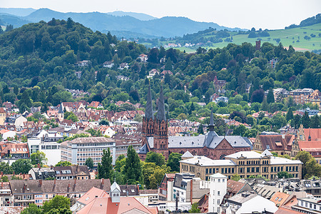 从Freiburg的Kirchberg 查看地标绿色天空城市景观季节爬坡旅游森林天线图片