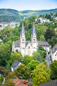 向德国锡根教堂方向的空中建筑学风景城市教会建筑游客绿色宗教房子吸引力图片