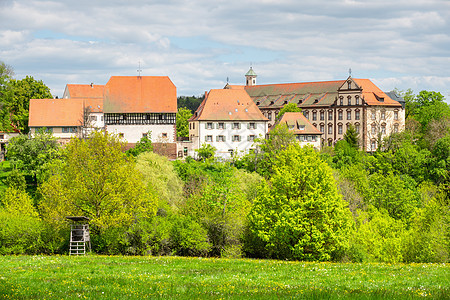 Kirchberg女修道院修道院 位于德国苏尔兹历史性脖子场景花朵植物森林农村建筑学蓝色航程图片