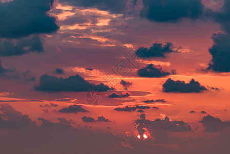 日落时红天上的云高清图片