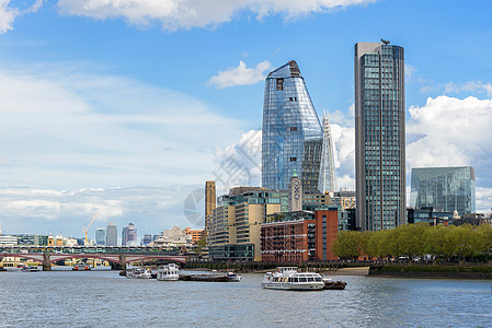 伦敦泰晤士河南岸的全景地平线碎片摩天大楼建筑商业修士建筑物城市英语景观图片
