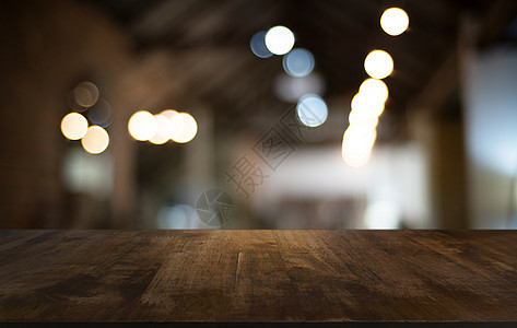 木桌面在模糊背景房间内部与空警察材料装饰硬木风格柜台乡村甲板产品木板木头背景图片