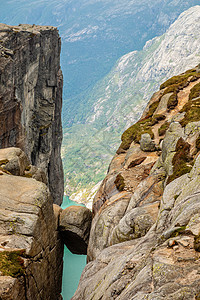 从顶部到石头的视图观光巨石悬崖裂缝旅行风景峡谷吸引力远足螺栓图片