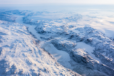 格陵兰的冰盖 有冰冻的山峰和峡湾空中观察图片