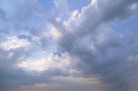 天和云 夜光日落戏剧性黄色阳光天空天气太阳辉光蓝色场景图片