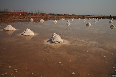 贡布海盐养殖地方旅游盐场文化倒影高棉贡布目的地地平线广角图片