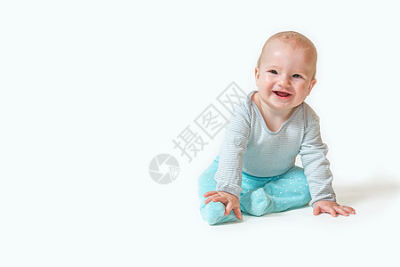 长坐在可爱的小男孩的肖像新生童年婴儿儿童微笑生活快乐孩子眼睛男生图片