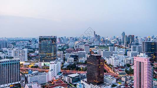 商业区 泰国曼谷 夜间建筑大楼高市中心酒店技术首都景观办公室交通摩天大楼街道旅行图片