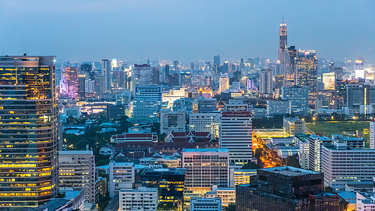 商业区 泰国曼谷 夜间建筑大楼高摩天大楼天空街道景观酒店技术首都建筑学基础设施旅游图片