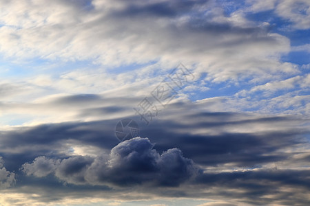 夏季 sk 中令人惊叹的混合云形成全景海洋地平线天堂环境气氛风暴高度墙纸蓝色蓝天图片