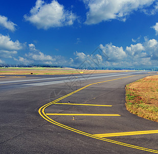 机场跑道沥青图片
