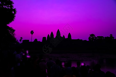 朝廷的吴哥寺庙圣址紫色相机照片摄影旅行收获旅游远足电话游客图片