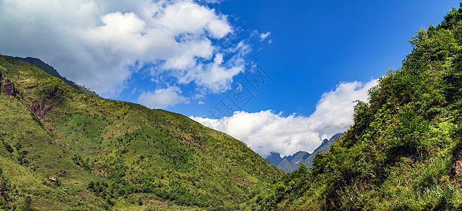 山地山脉休风雾自然本底顶峰季节蓝色天空宽慰远足风景爬坡旅游环境图片