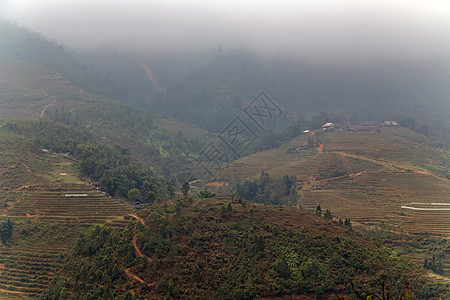 越南山的全景图片