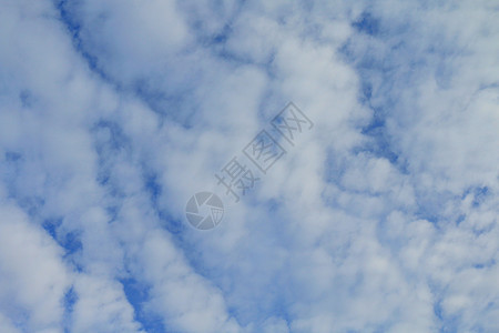 多云的天空背景美丽的冬天天空seaso晴天地平线空气太阳环境气氛阳光蓝色季节天堂图片