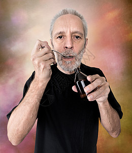 男人饮杯子喉炎药品男性糖浆液体支气管炎剂量老年处方瓶子图片