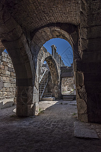 古老的斯米尔纳阿戈拉市被称为艺术之地历史性石头火鸡柱子游客文明地标城市古董天空图片