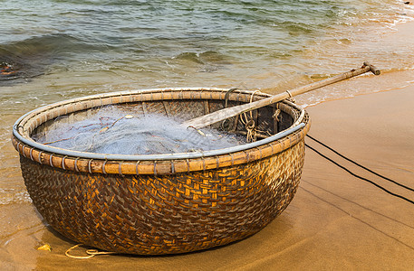 在篮子的传统越南小船图片