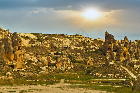 土耳其卡帕多西亚戈雷梅山区地貌地质学地面建筑学爬坡地形村庄侵蚀石头旅行砂岩图片