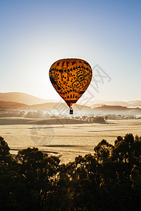 澳洲日出时热气球运动航空篮子场地旅行薄雾漂浮天空娱乐运输图片