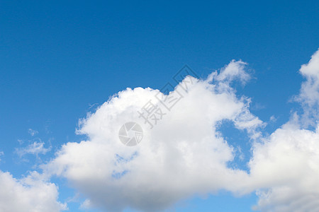 天空 蓬松的云彩大 天蓝色的云背景 云景观天空清晰阳光自由环境空气天气气象蓝色气候臭氧天堂图片