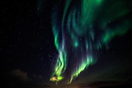 北光照耀着大绿色的奥罗拉波里耶里斯旅行天空极光气候山脉星星天文学风景北极星戏剧性图片