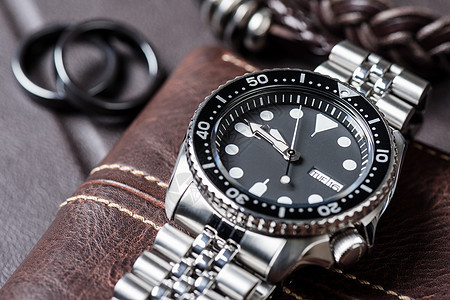 男子的奢豪奢奢奢侈品式手表挡板耐水性装置案件小时发条潜水奢华配饰金属图片