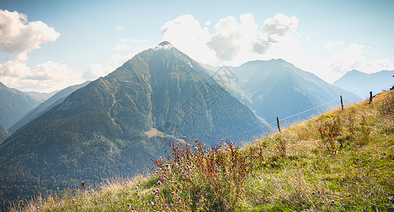 Pla D Adet 滑雪胜地的比利牛人视图旅游高山国家蓝色石头旅行岩石顶峰山脉全景图片