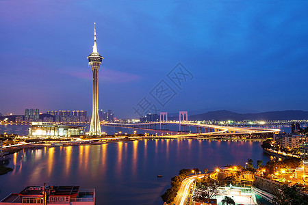 黄昏时的澳门塔夜景蓝色景观地标摩天大楼城市场景大厦市中心建筑学建筑图片