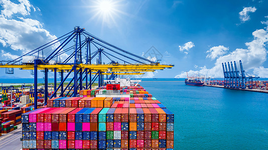 集装箱船舶在深海港口卸货 全球商业日志海洋货运船运盒子贮存送货经济载体起重机货物图片
