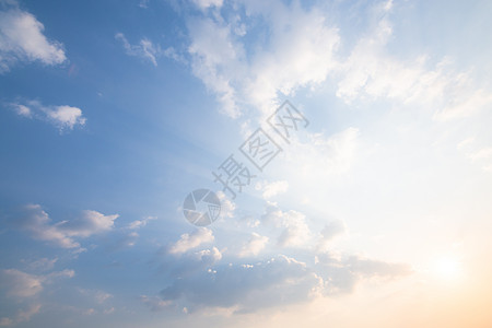 天空背景和云彩白色蓝色图片