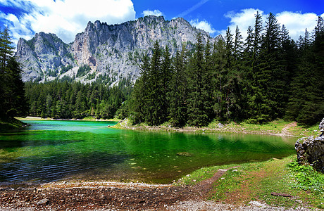 美丽的绿湖 水晶清水季节天空蓝色国家绿色荒野环境场景公园风景图片