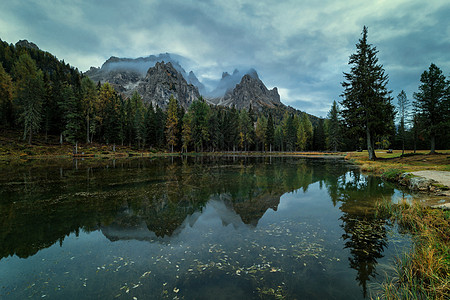 安迪诺湖 温暖的早晨颜色和比奥提福时间风景反射自然天空池塘高山阳光墙纸旅行图片