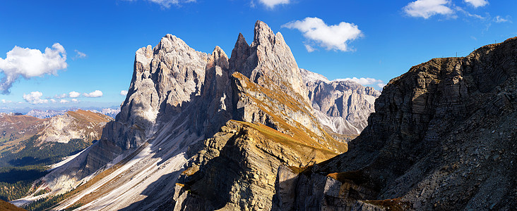 Seceda峰顶 Seceda Ortisei 南蒂罗尔 白云岩 意大利风景避难所顶峰天空蓝色旅行小木屋山脉高山岩石图片