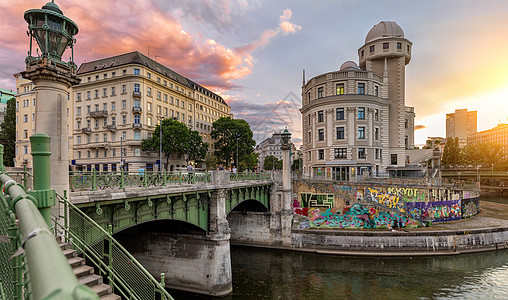 维也纳多瑙河运河 奥地利维也纳 夜间街道城市日落摩天大楼首都戏剧性历史性遗产景观天空图片