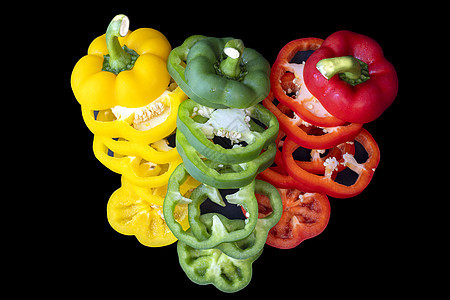 新鲜的红色 绿色和黄色胡椒 甜辣椒饮食团体烹饪蔬菜市场沙拉香料橙子营养图片
