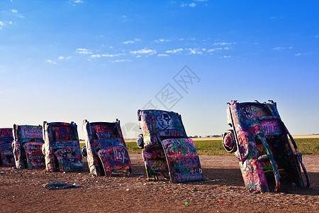 得克萨斯州阿马里略的凯迪拉克牧场游客路线垃圾吸引力涂鸦艺术地标文化公路旅行图片