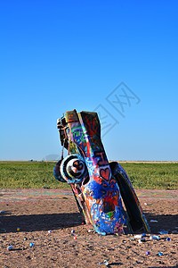 得克萨斯州阿马里略的凯迪拉克牧场雕塑公路路线涂鸦艺术汽车安装旅行吸引力垃圾场图片