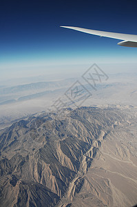 杜巴沙漠鸟瞰图蓝色城市交通跑道池塘房子航拍爬坡飞机场航班图片
