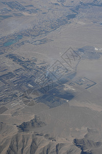 杜巴沙漠鸟瞰图蓝色旅行航班飞机场沙漠村庄房子爬坡池塘薄雾图片