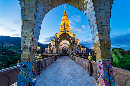 泰国菲沙本寺庙的艺术地标白色旅行旅游建筑学天空佛教徒宝塔儿子图片