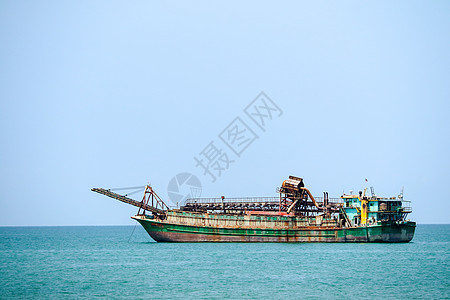 漂浮在海中霍里索线上的流沙游船船运港口血管拖船建筑学贸易燃料蓝色海洋运输图片